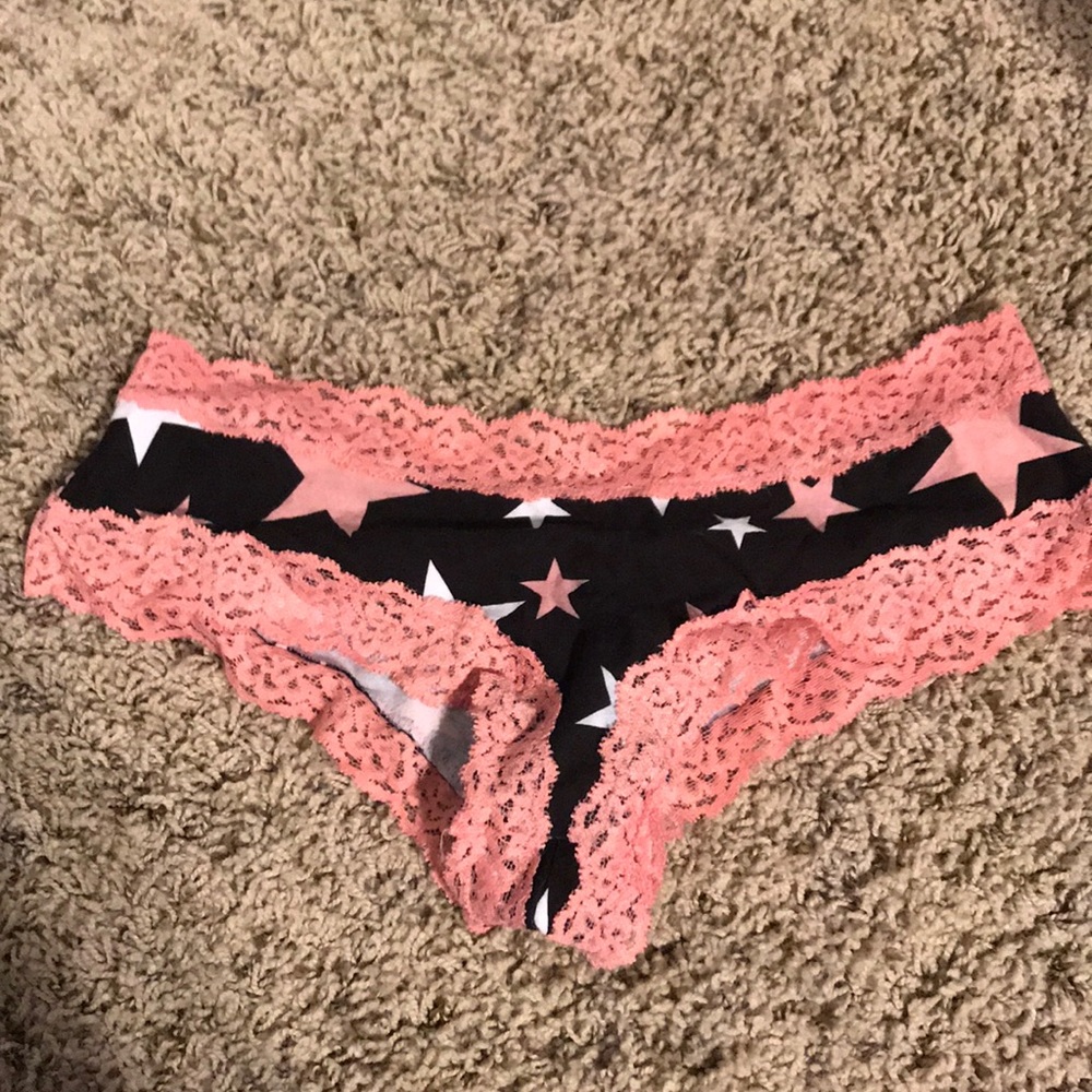 NWOT VS low rise cheekster panty